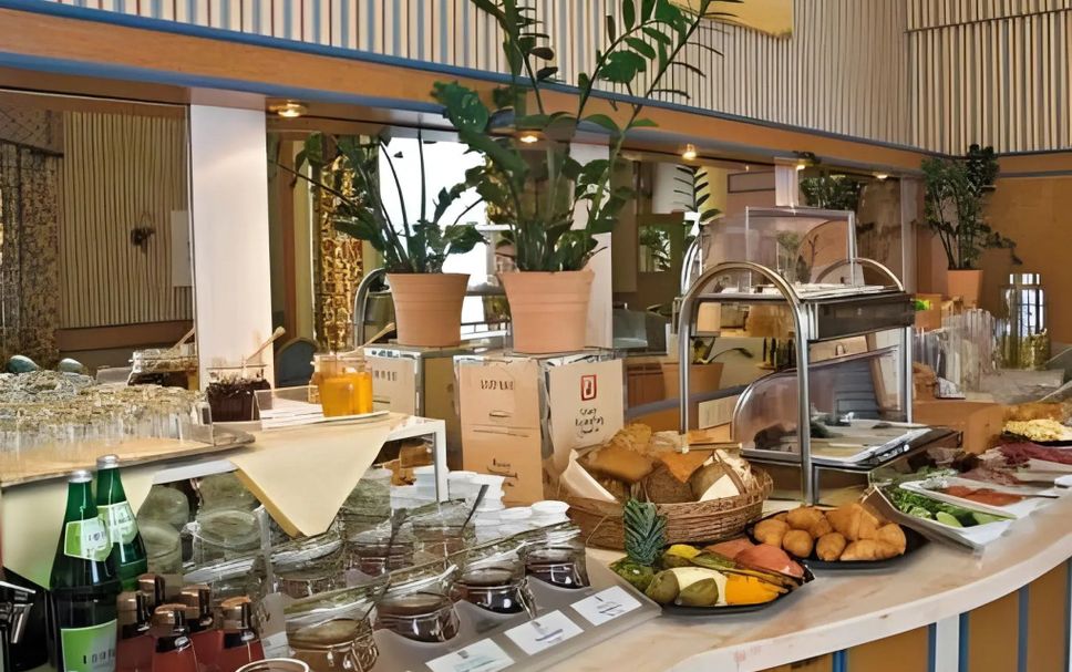 Buffet Photo