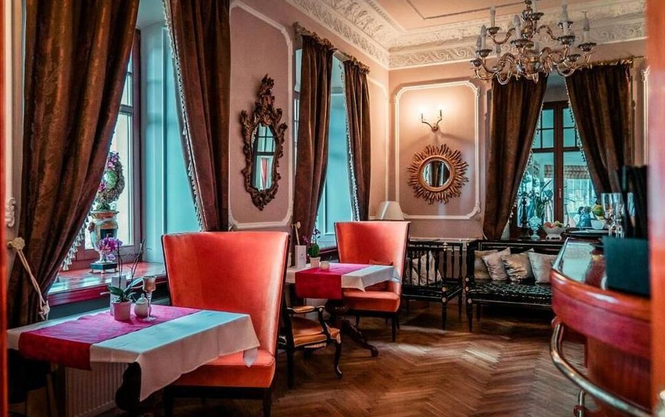 Restaurant Photo