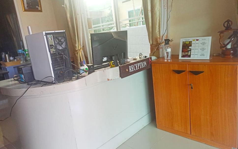 Front desk Photo