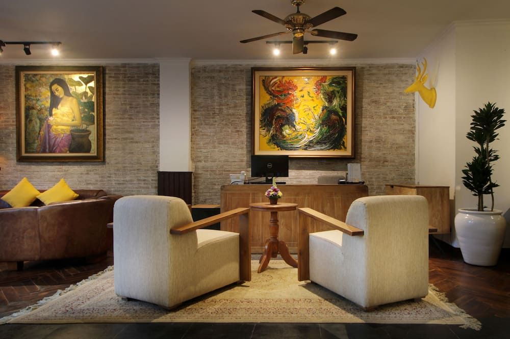 Lounge Photo
