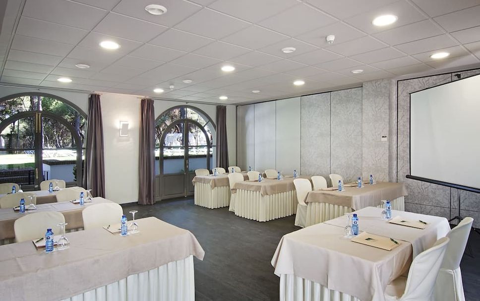 Conference room Photo