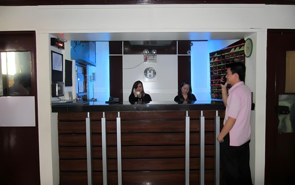 Front desk Photo