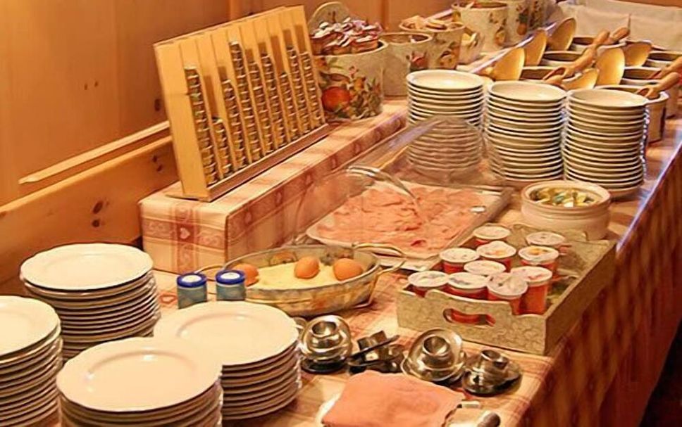 Buffet Photo