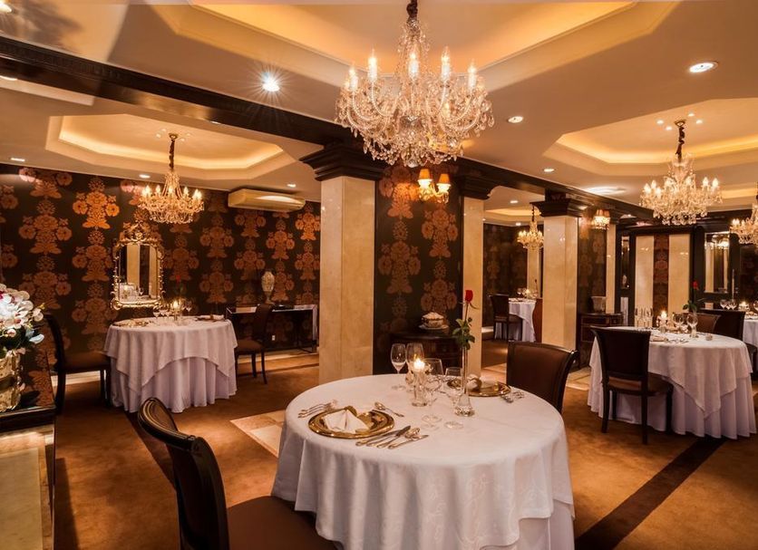 Restaurant Photo