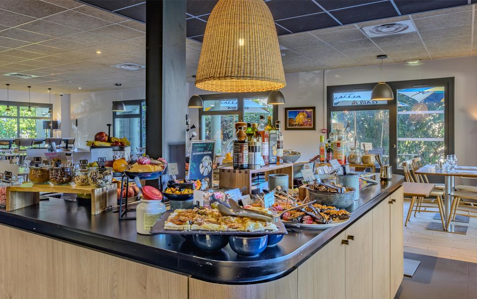 Restaurant Photo