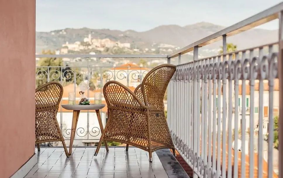 Balcony Photo