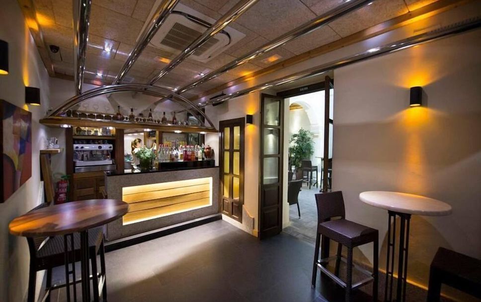 Bar Photo