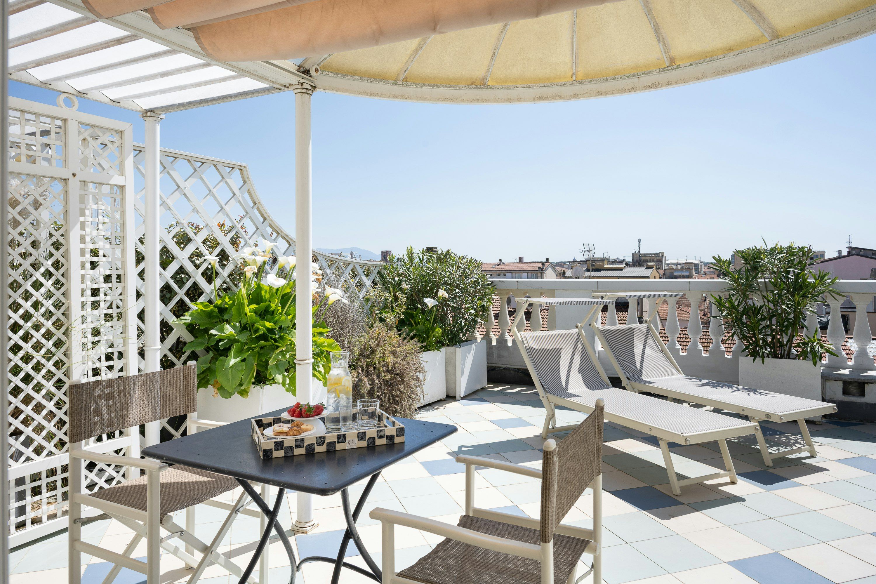 Balcony Photo