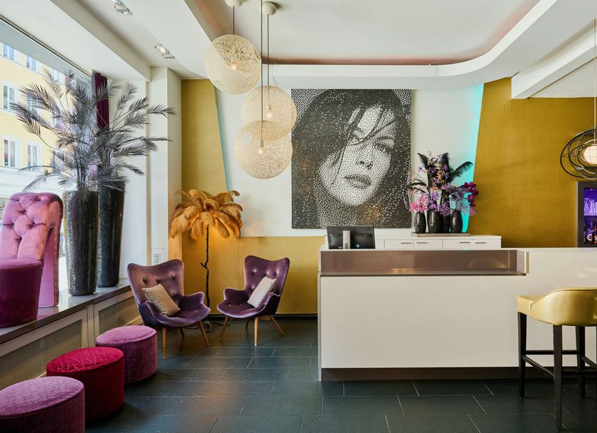 Front desk Photo