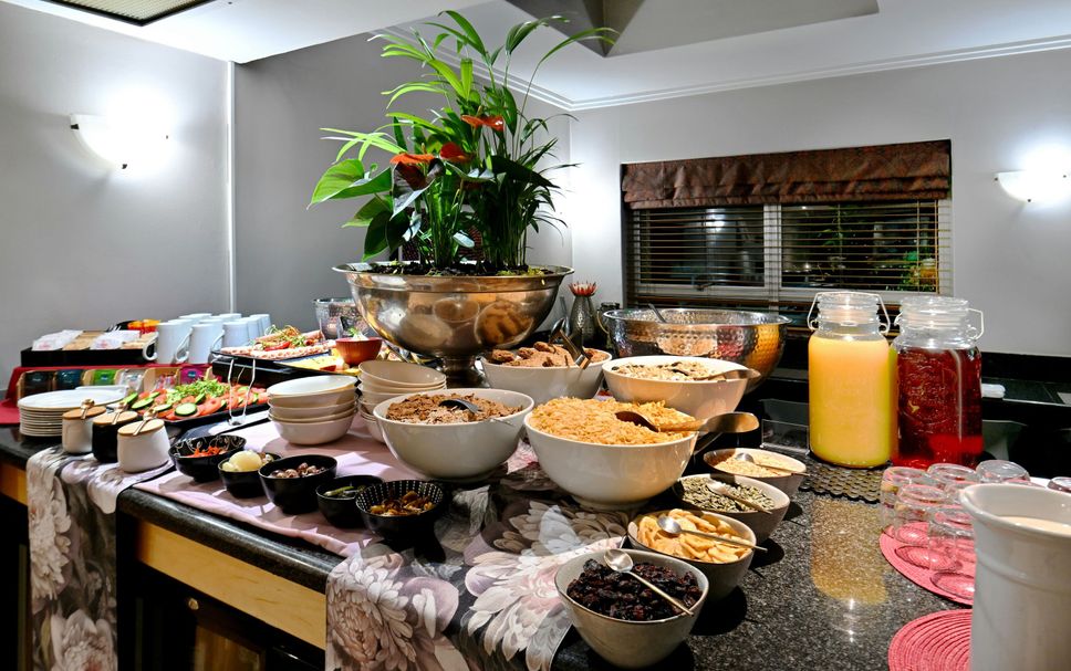 Buffet Photo