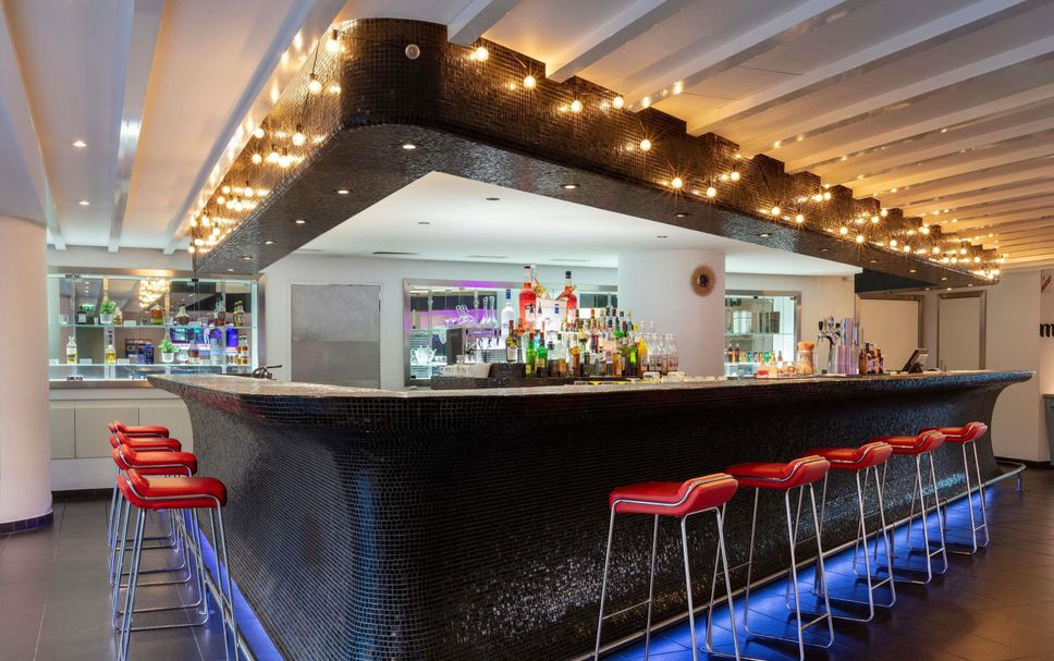 Bar Photo