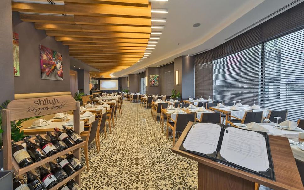 Restaurant Photo