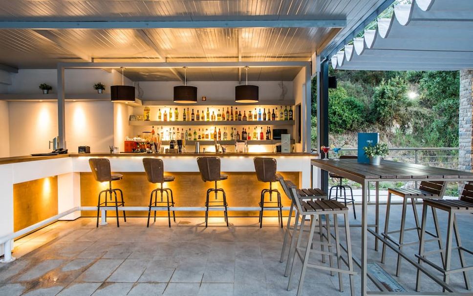 Bar Photo