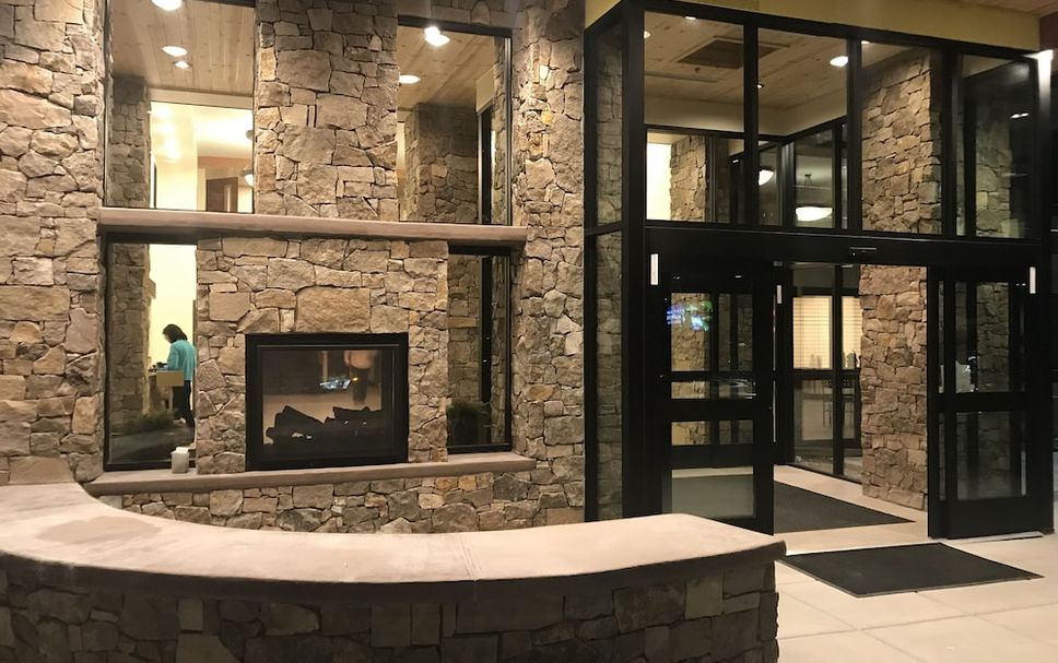 Hotel entrance Photo