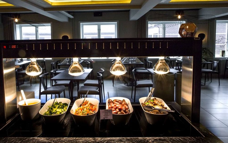 Buffet Photo