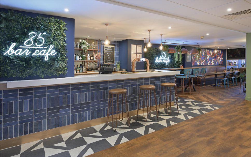 Bar Photo