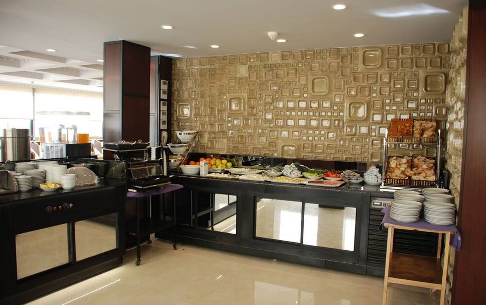 Buffet Photo