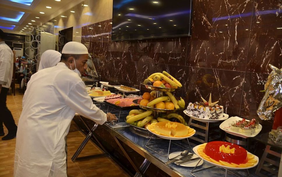 Buffet Photo