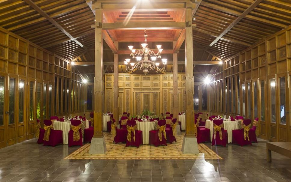 Banquet hall Photo