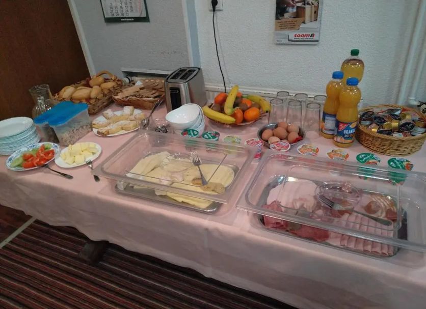 Buffet Photo