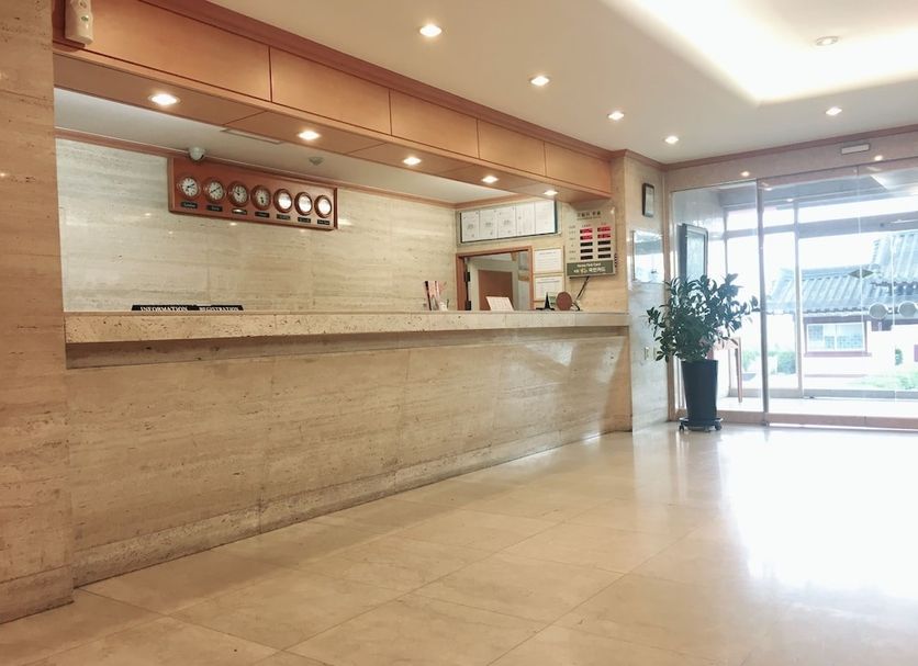 Front desk Photo