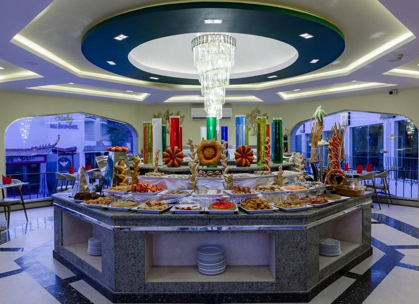 Buffet Photo