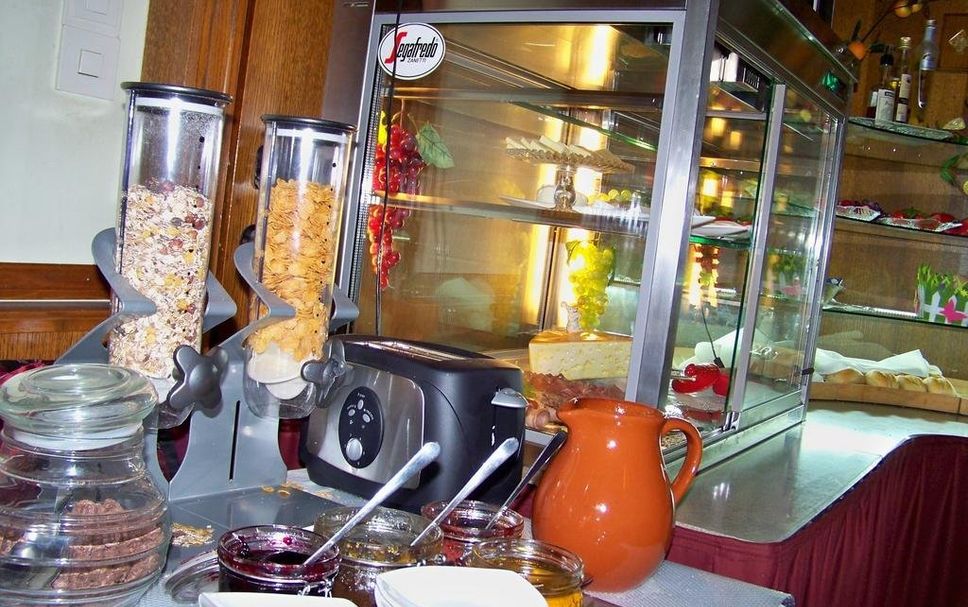 Buffet Photo