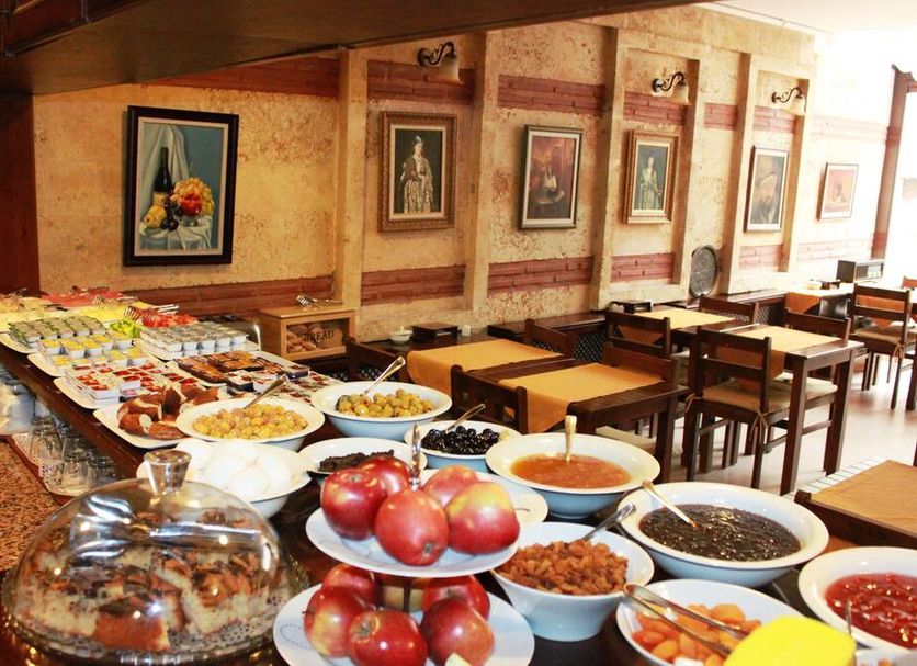 Buffet Photo