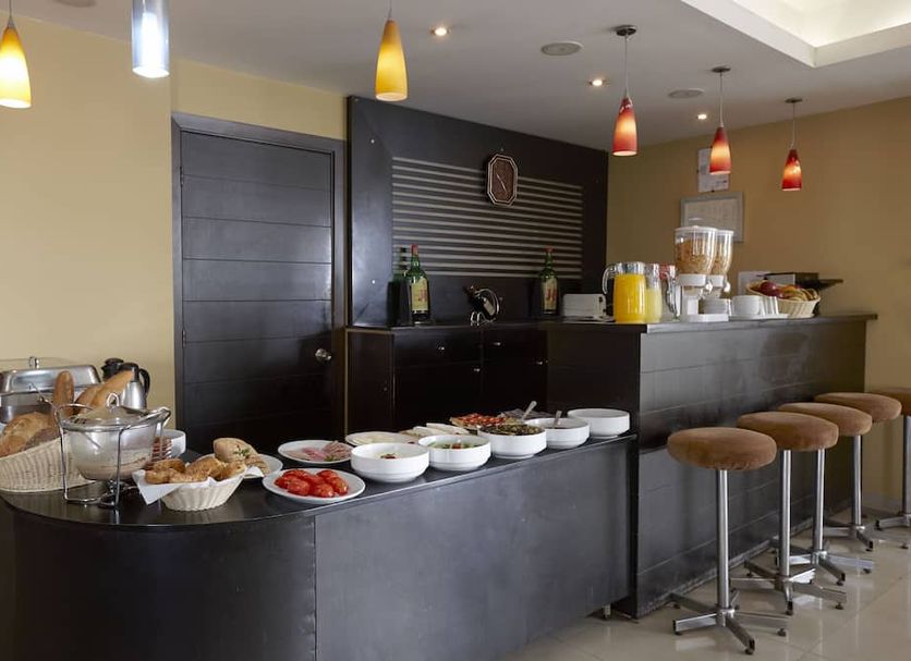 Buffet Photo
