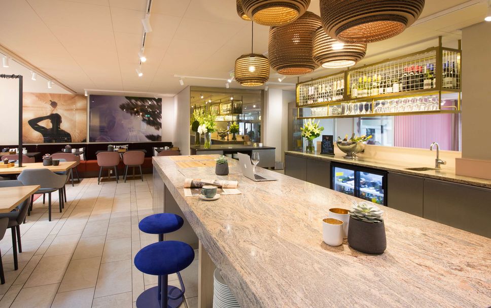 Bar Photo