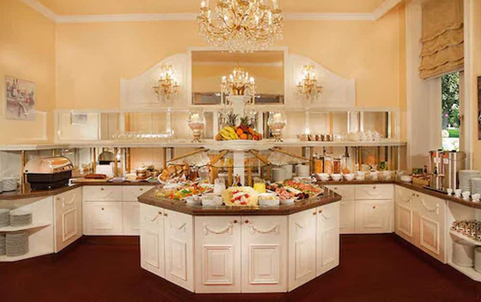 Buffet Photo
