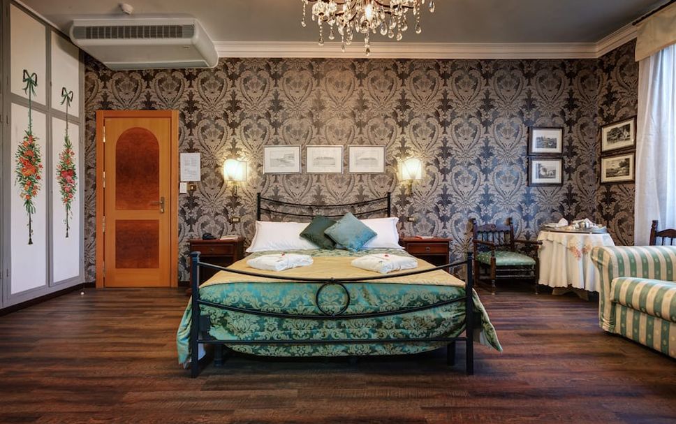 Bedroom Photo