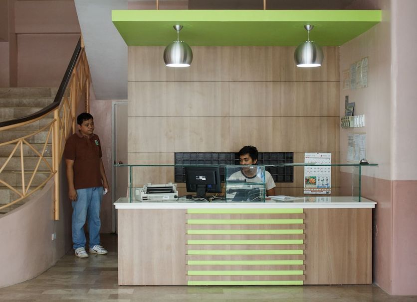 Front desk Photo
