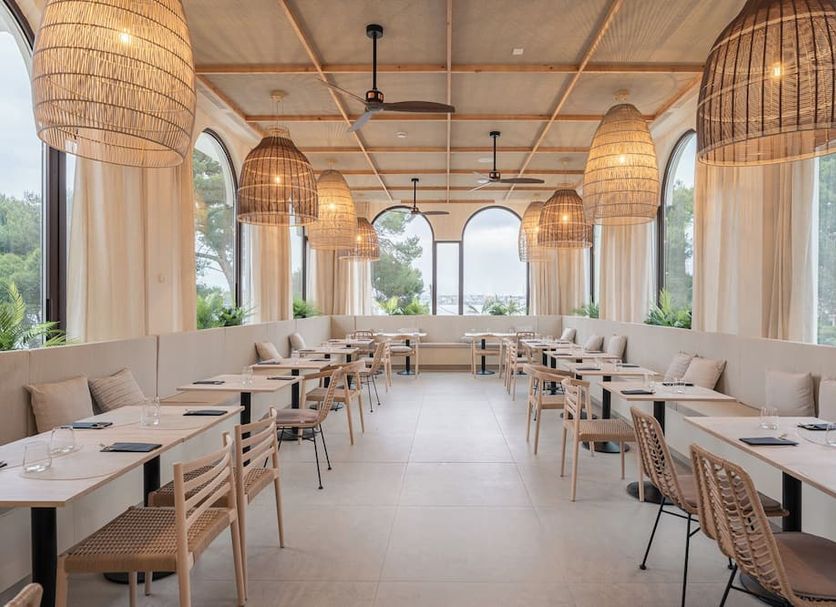 Restaurant Photo