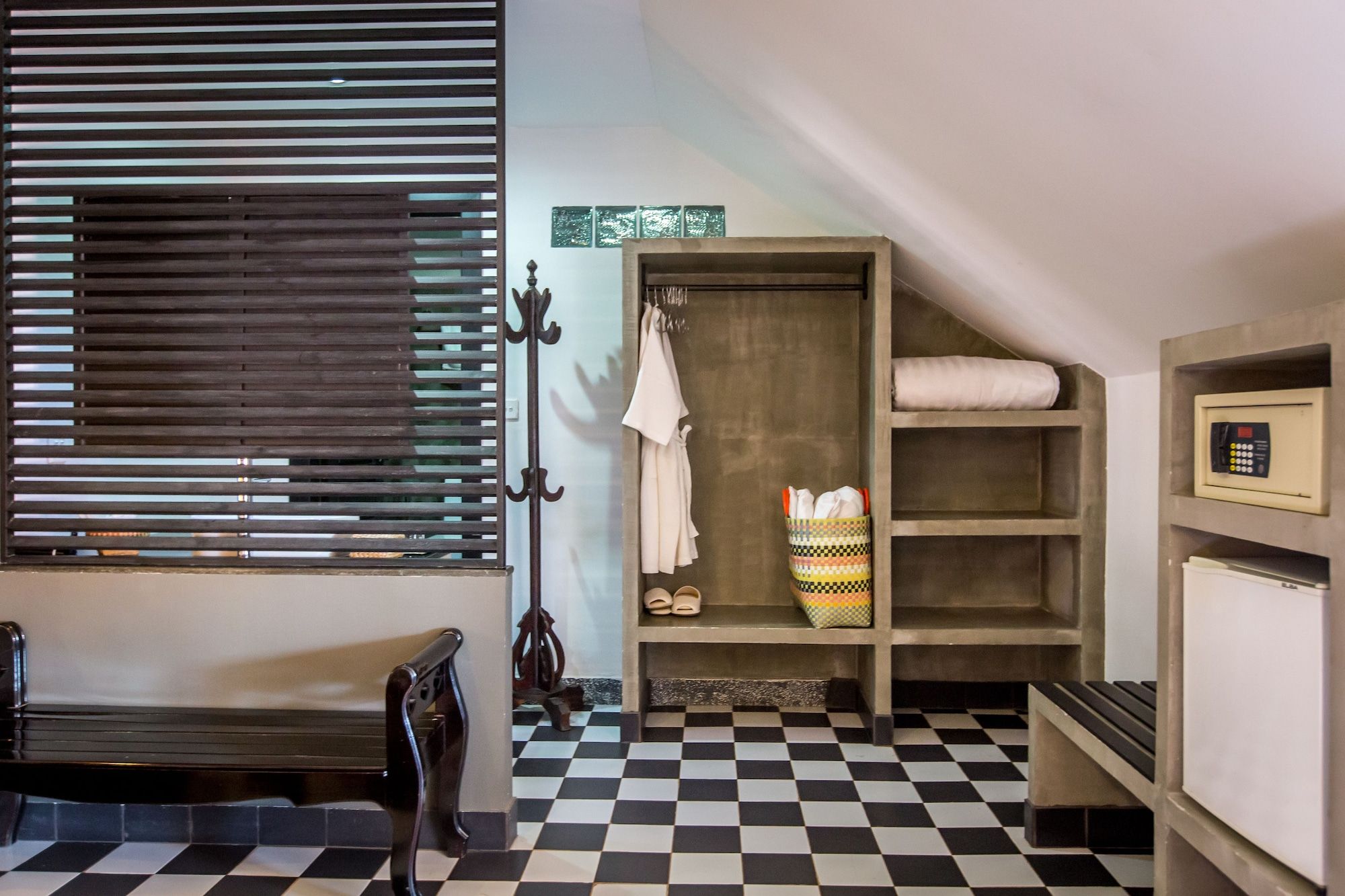 Room amenity