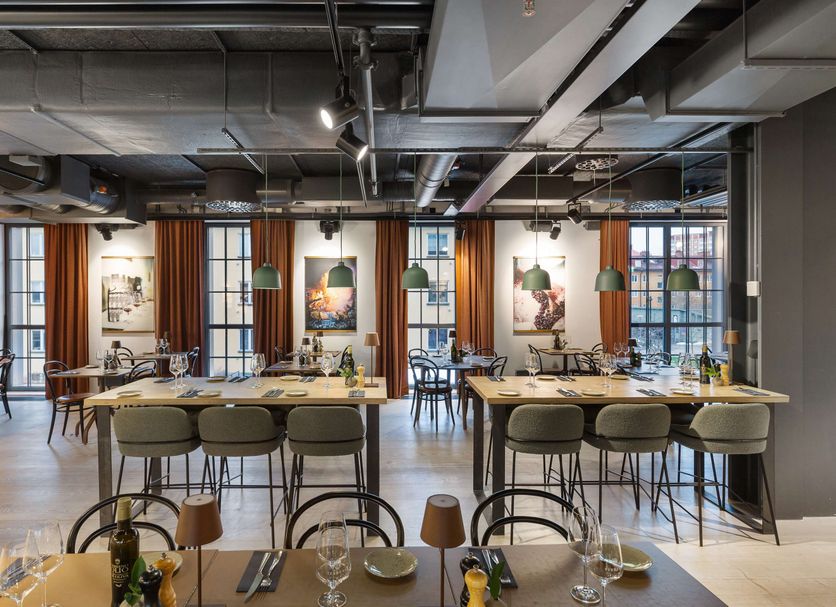 Restaurant Photo