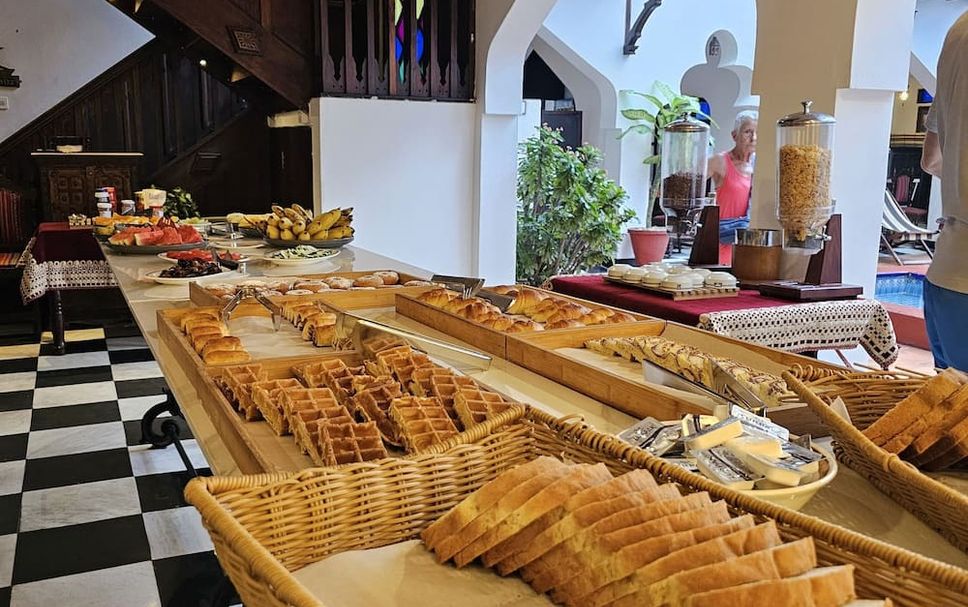 Buffet Photo