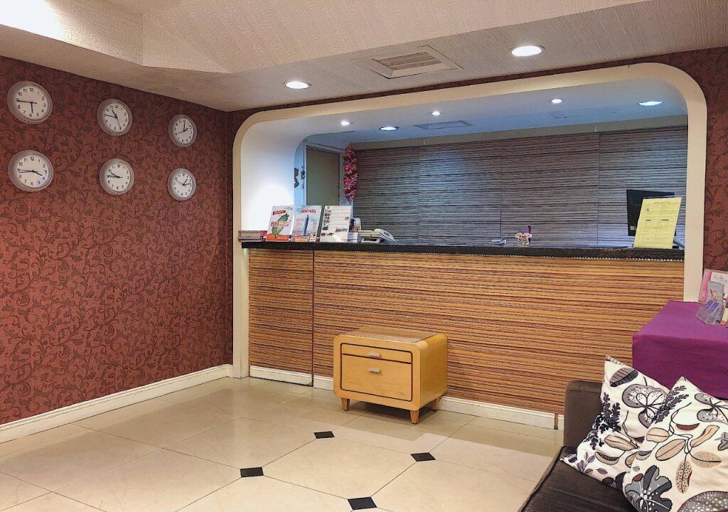 Front desk Photo