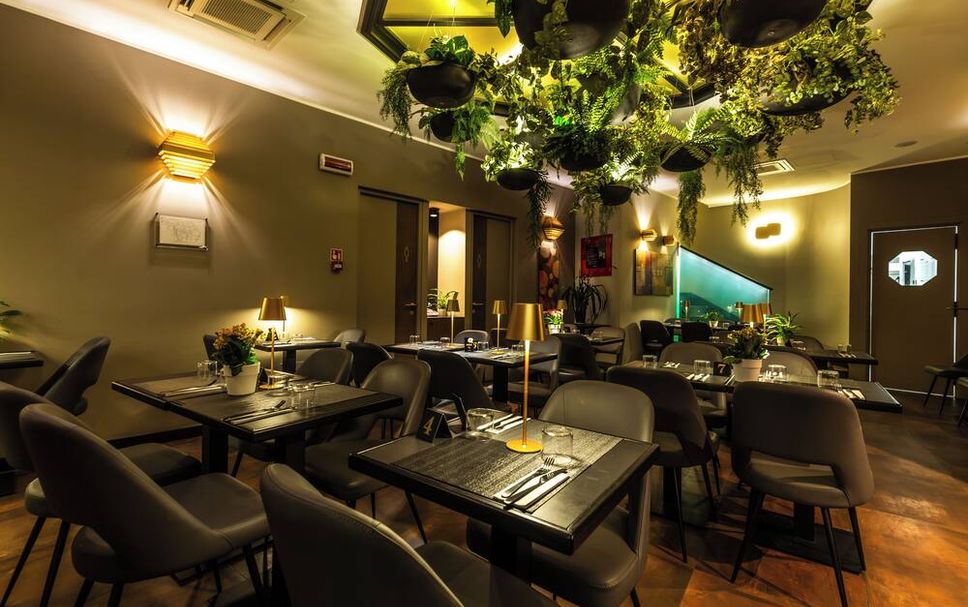 Restaurant Photo