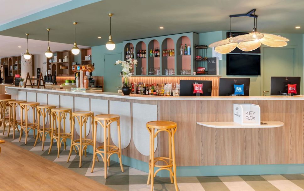 Bar Photo
