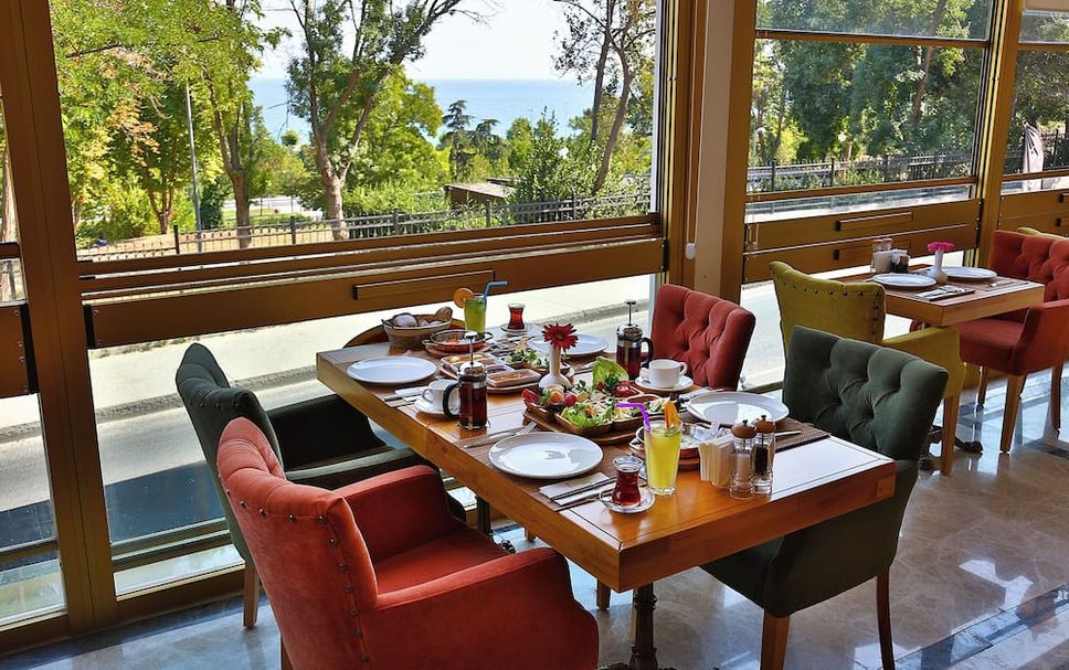 Restaurant Photo