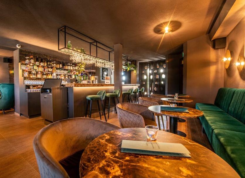 Bar Photo