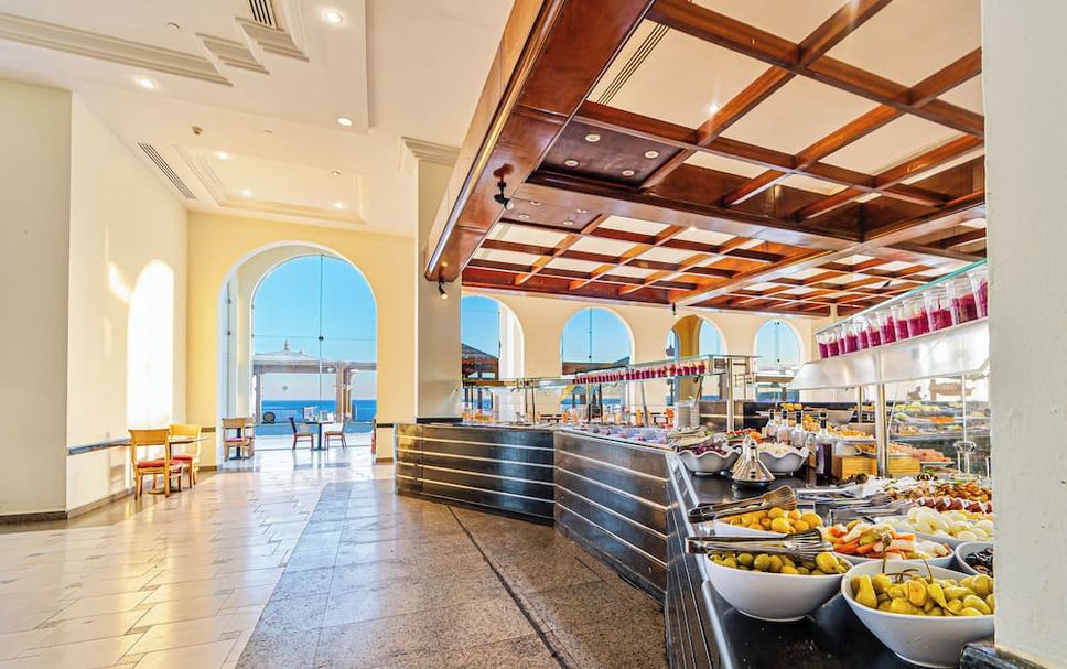 Buffet Photo
