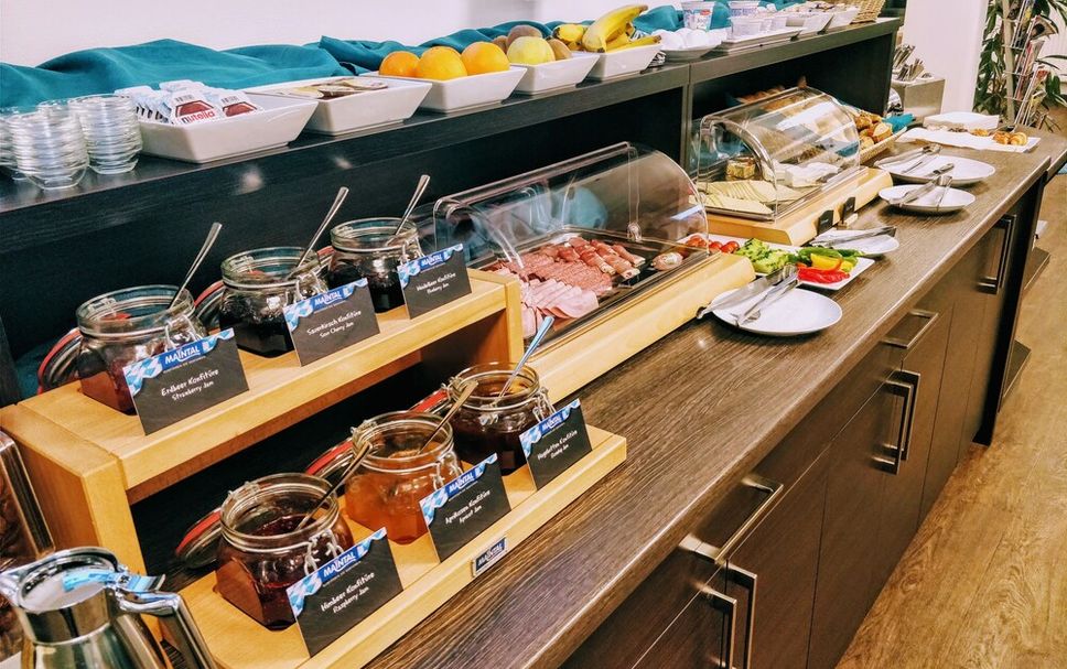 Buffet Photo