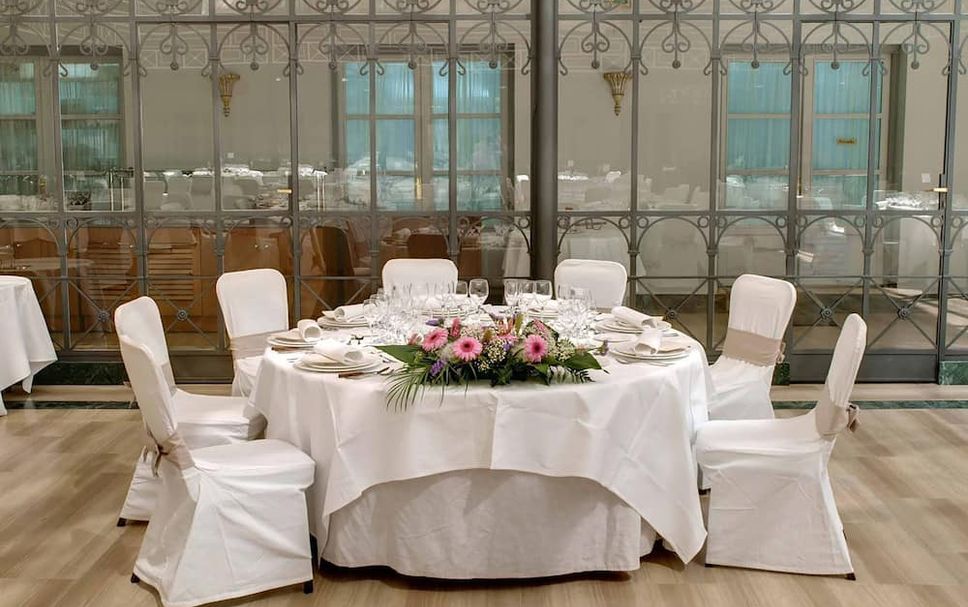 Banquet hall Photo