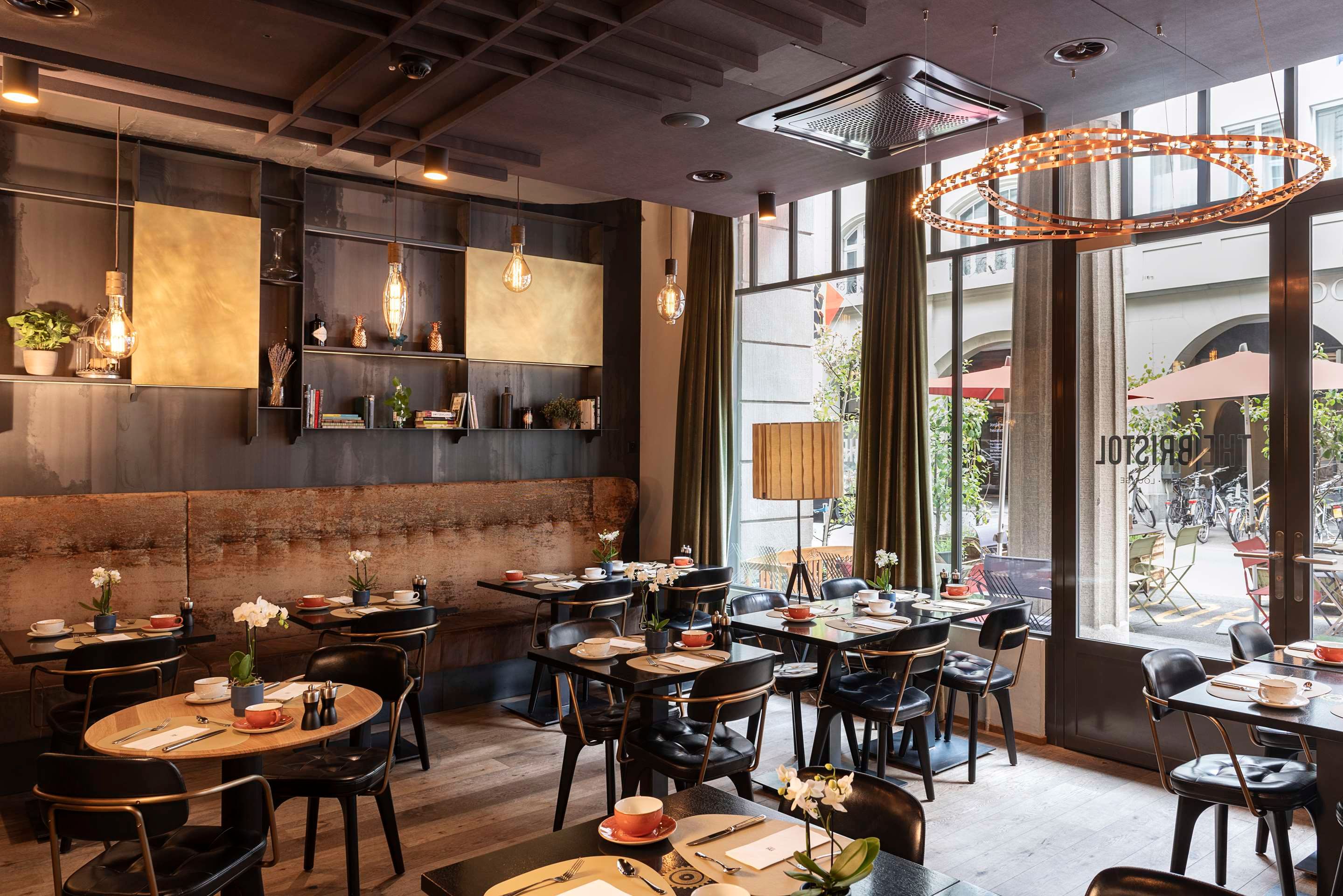 Restaurant Photo
