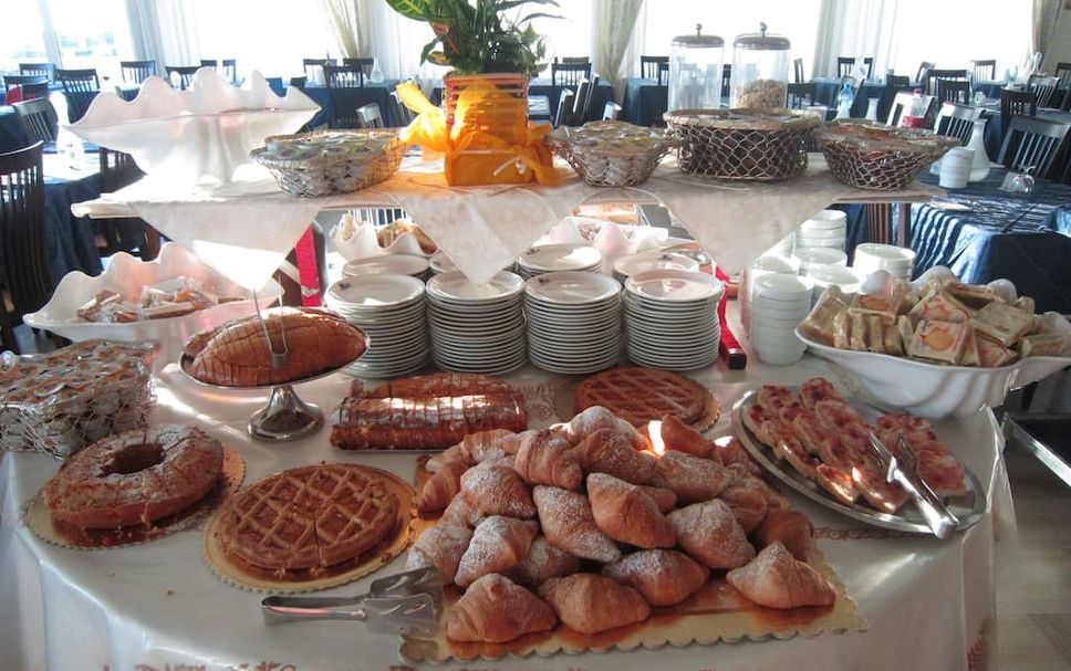 Buffet Photo