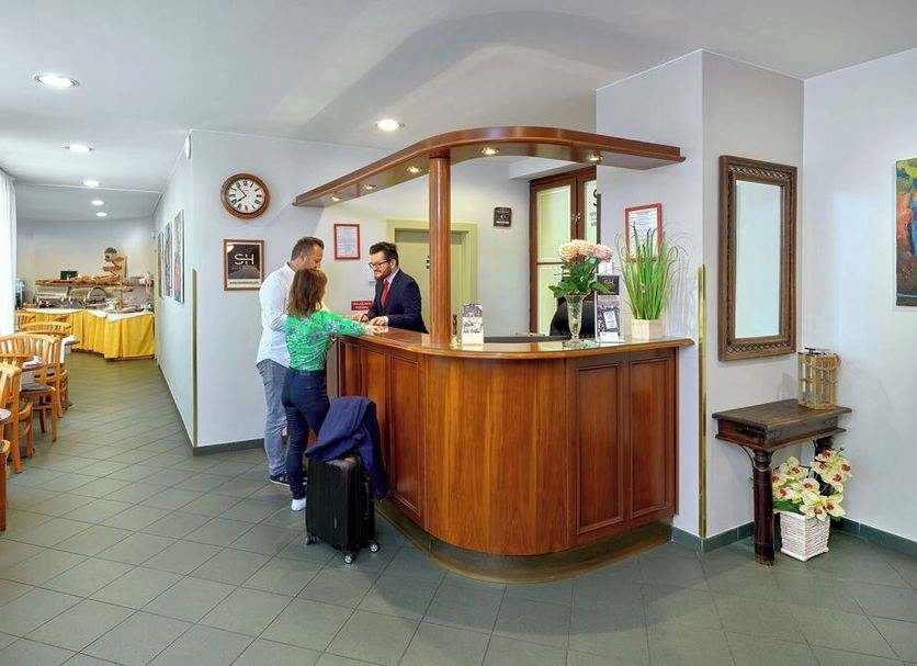 Front desk Photo
