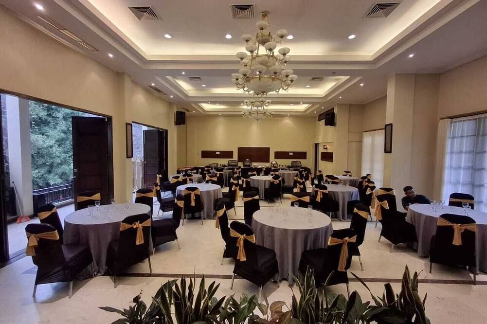 Banquet hall