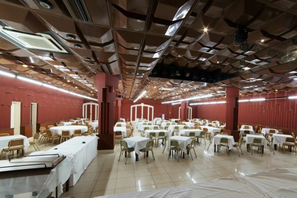 Banquet hall